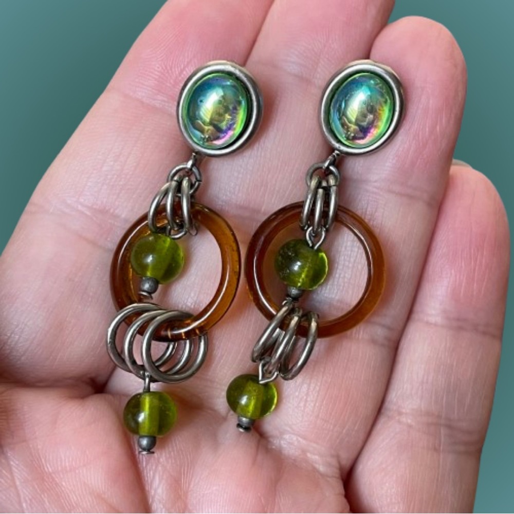 🚨🚨FINAL SALE!!!🚨🚨Vintage silvertone clip dangle earrings green glass brown hoops